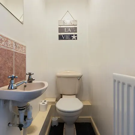 Nyaraló Applin House-5 Bed Contractor Parking Wifi