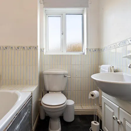 Semesterbostad 5br Contractor - Sleeps 10 - Wi-fi & Parking Bristol