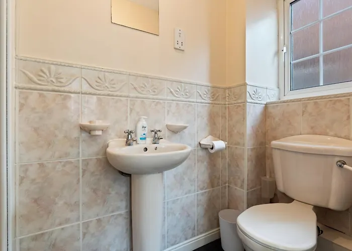 Applin House-5 Bed Contractor Parking Wifi Semesterbostad *