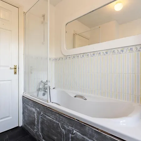 5Br Contractor Stay - Sleeps 10 - Wi-Fi & Parking * Bristol