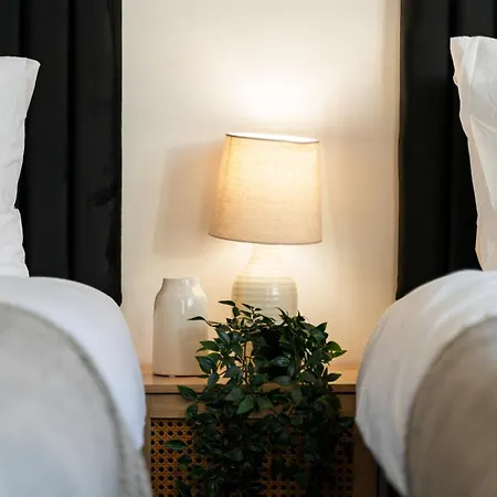 Applin House-5 Bed Contractor Parking Wifi 度假居 *