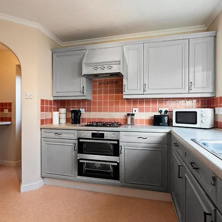 Nyaraló 5br Contractor - Sleeps 10 - Wi-fi & Parking *